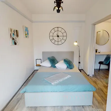 Symphony Apartment *
